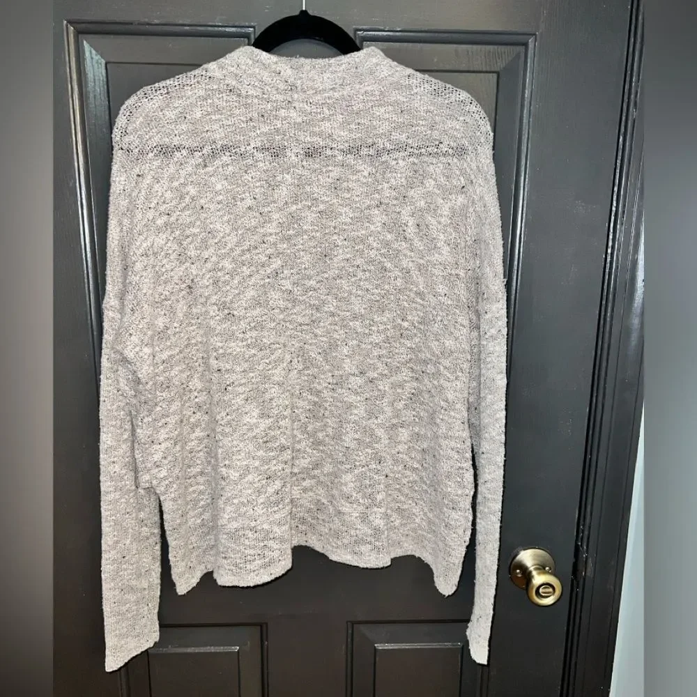 American Eagle Outfitters Light Gray Turtleneck Sweater